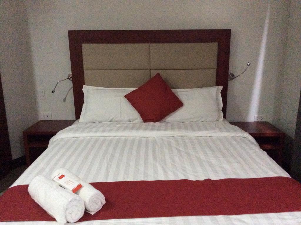 Cherry Midtown Hotel Olongapo Room photo