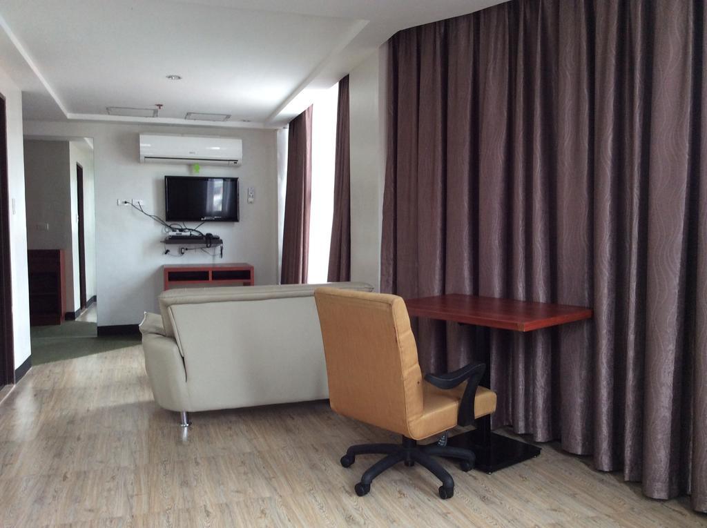 Cherry Midtown Hotel Olongapo Room photo