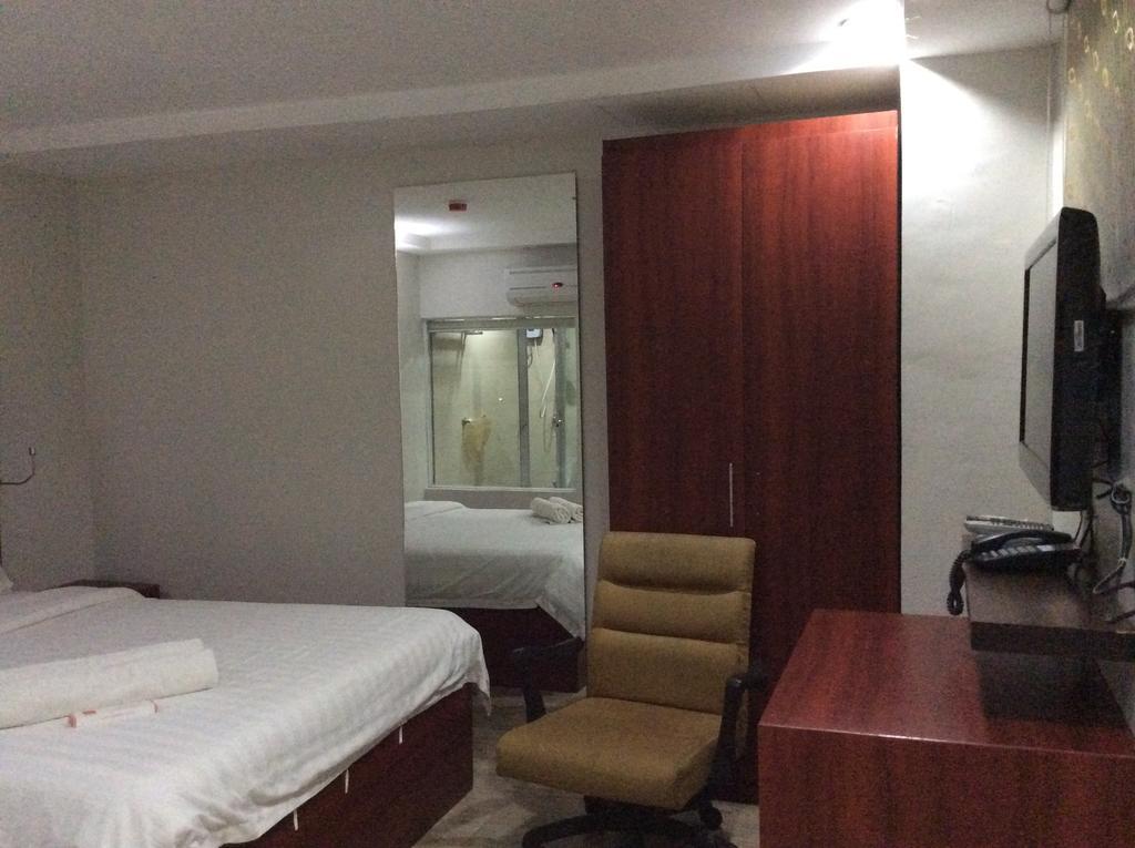 Cherry Midtown Hotel Olongapo Room photo